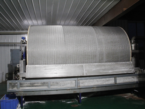 Rotary vacuum filter for starch production